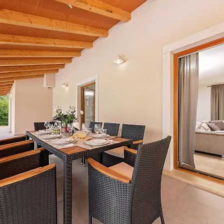 Villa Modern Villa With Private Swimming Pool In Krsan